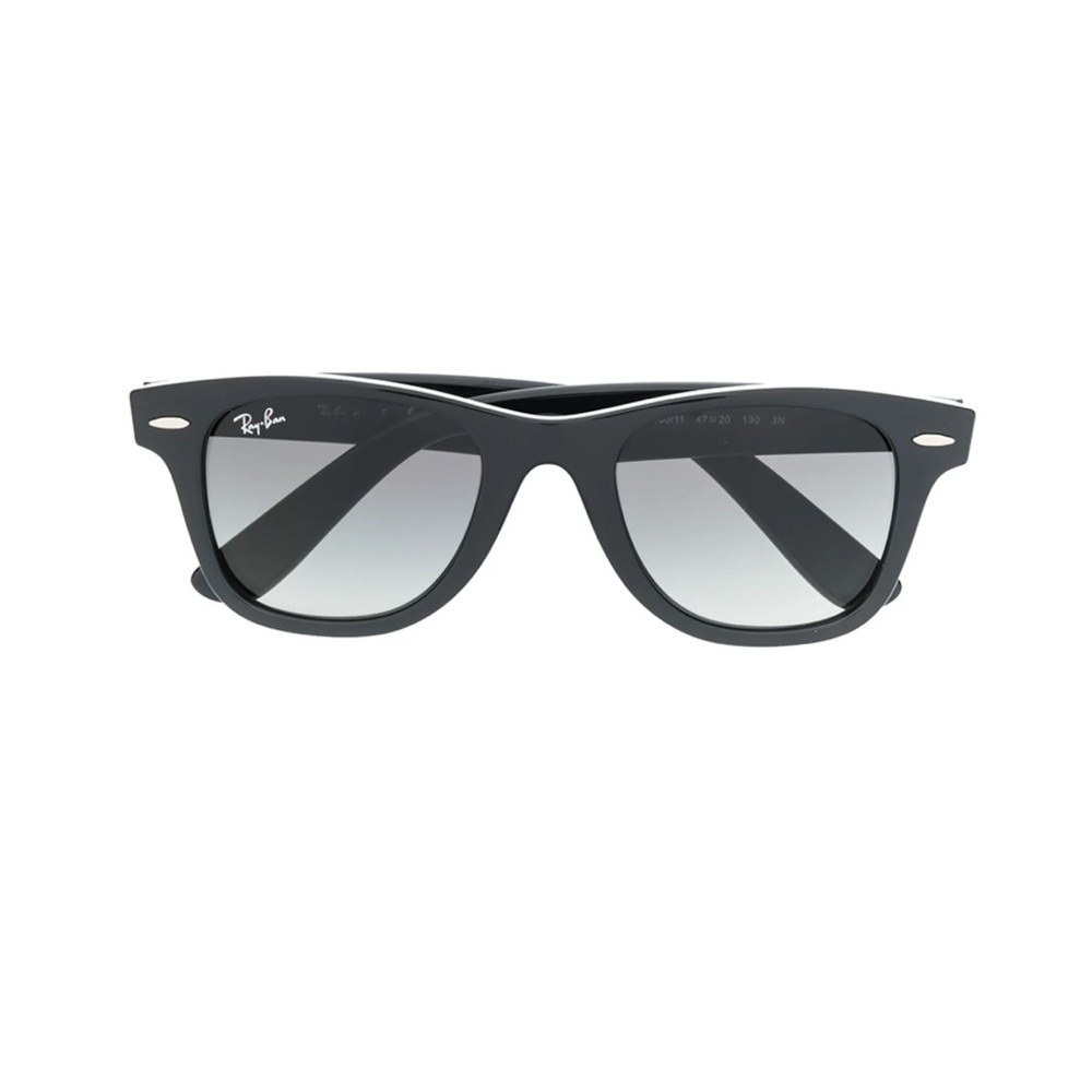 Ray-Ban Junior Wayfarer Sunglasses 😎